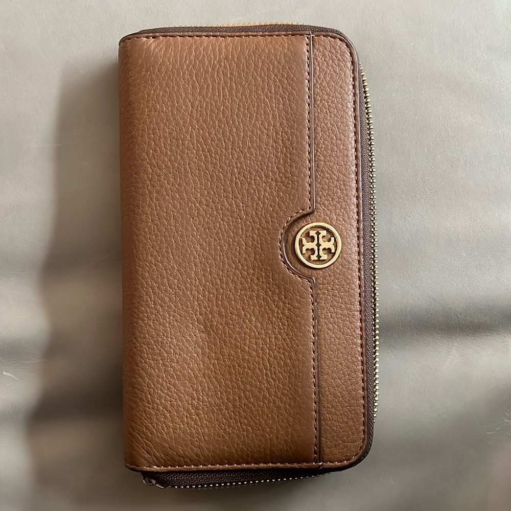 Tory burch continental wallet
